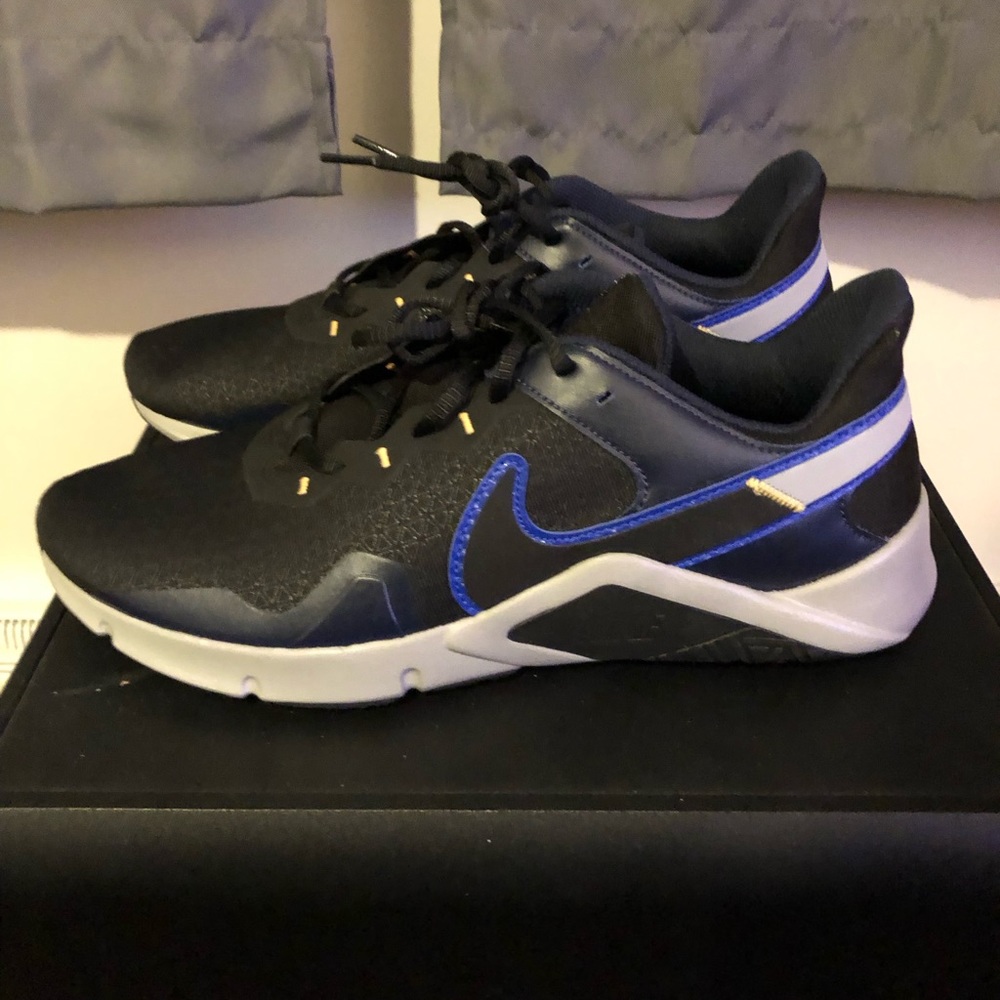 Nike size 12.5 brand new in box Legend Essential 2 'Black Obsidian cq9356-034